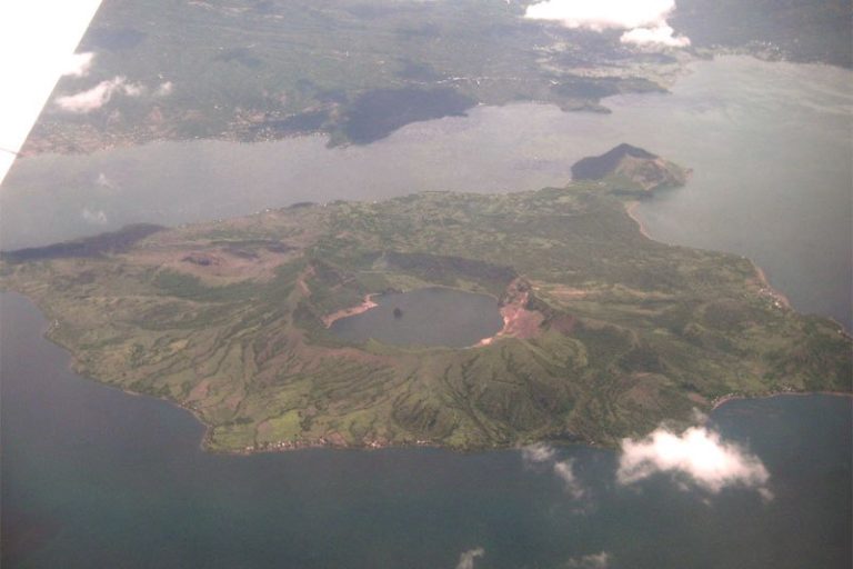 Taal Volcano Eruption Cancels Philippine Flights