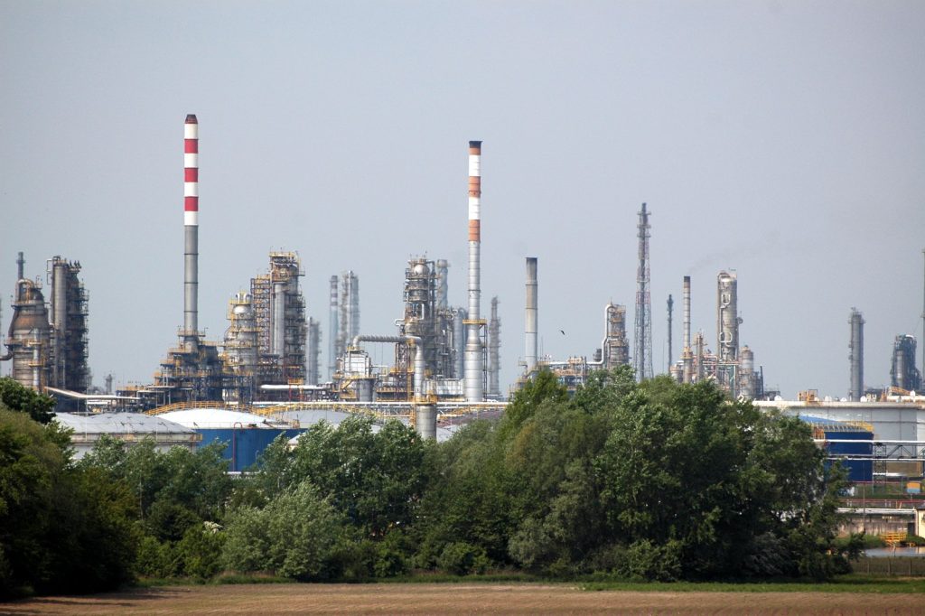 Poland to End Russian Oil Imports by Years End Suddenly