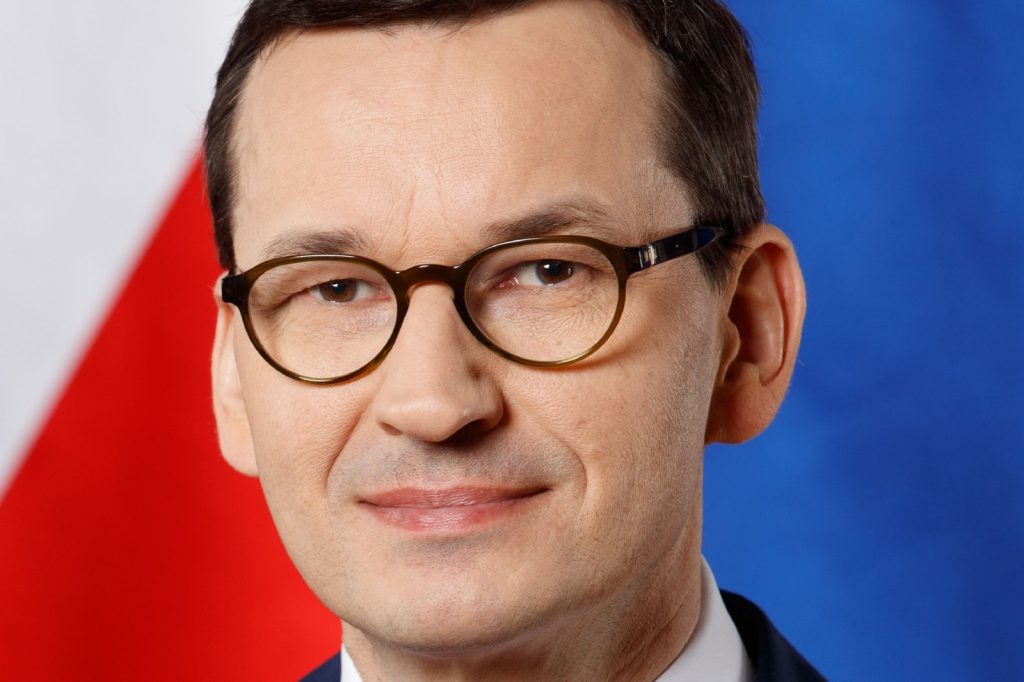 Poland Vows to End Russian Oil Imports by Years End