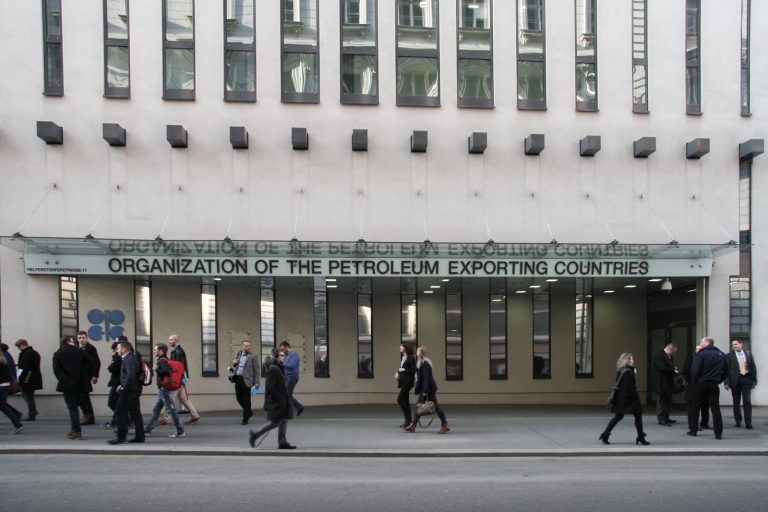 OPEC+ Holds 2M bpd Cut as Russia Rejects G7 $60 Cap