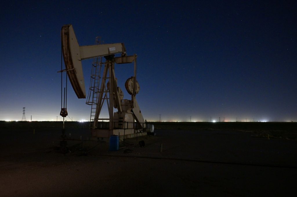 Crude oil prices stay muted in 1H amid altered oil flows tracking Ukraine war