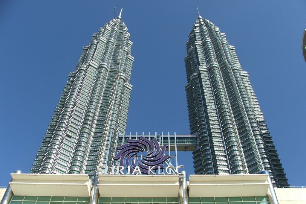 PETRONAS Partners with Phoenix Petroleum in Philippines Expansion Deal