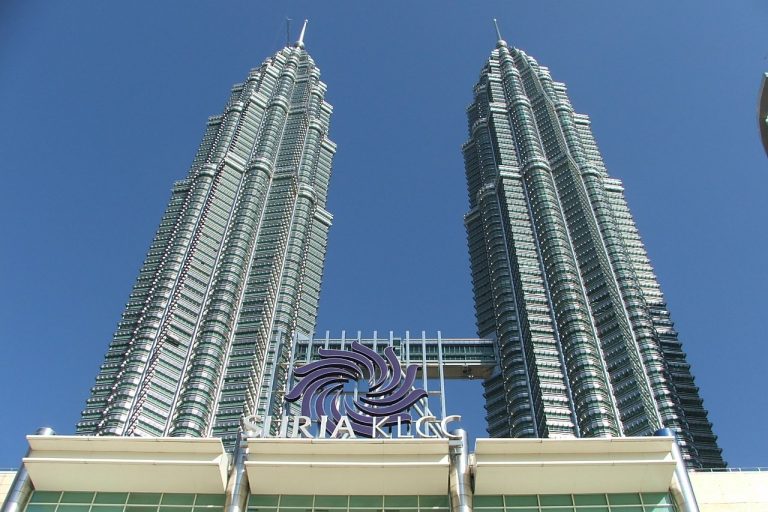 PETRONAS Partners with Phoenix Petroleum in Philippines Expansion Deal