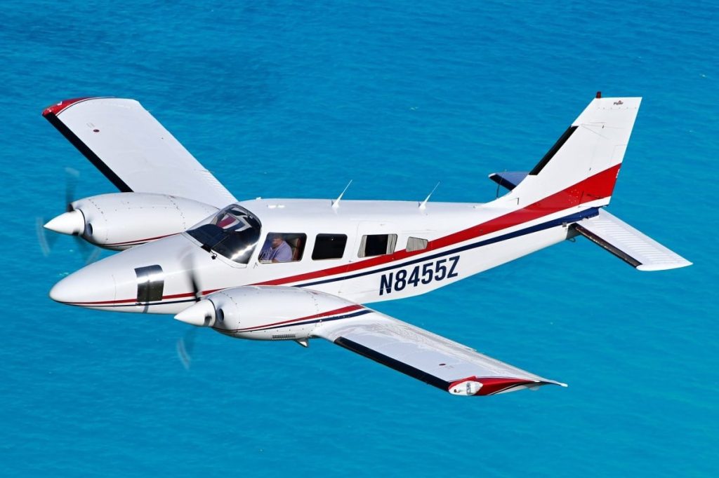 1971 Piper Seneca Crash Kills 3 in Chilliwack Training Flight