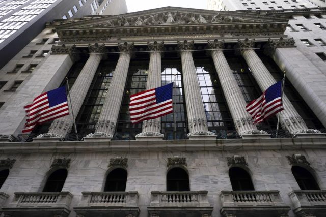Asian shares rise ahead of Fed decision on rate hike.
