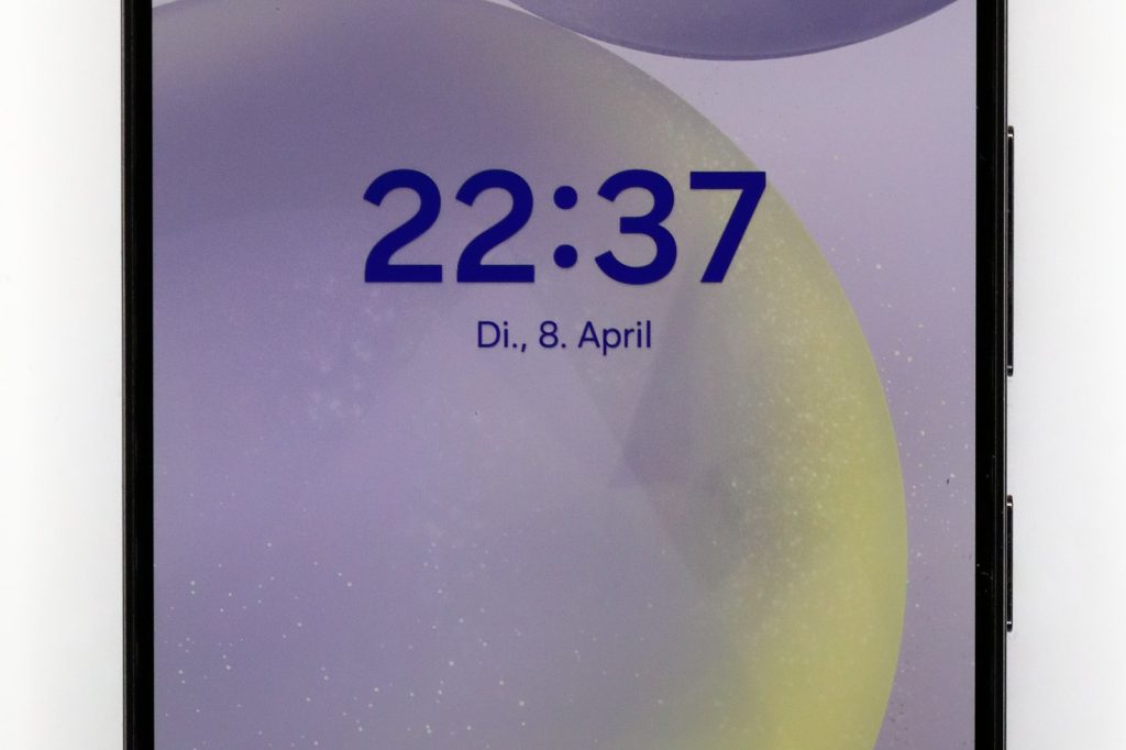 Samsung Galaxy S24 Debuts Live Translation AI