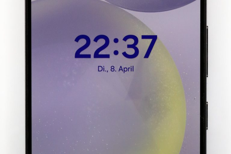 Samsung Galaxy S24 Debuts Live Translation AI