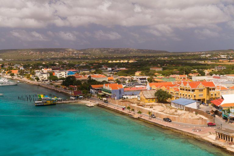Oil Spill from Sunken Ship Reaches Bonaire’s Shores After Weeks
