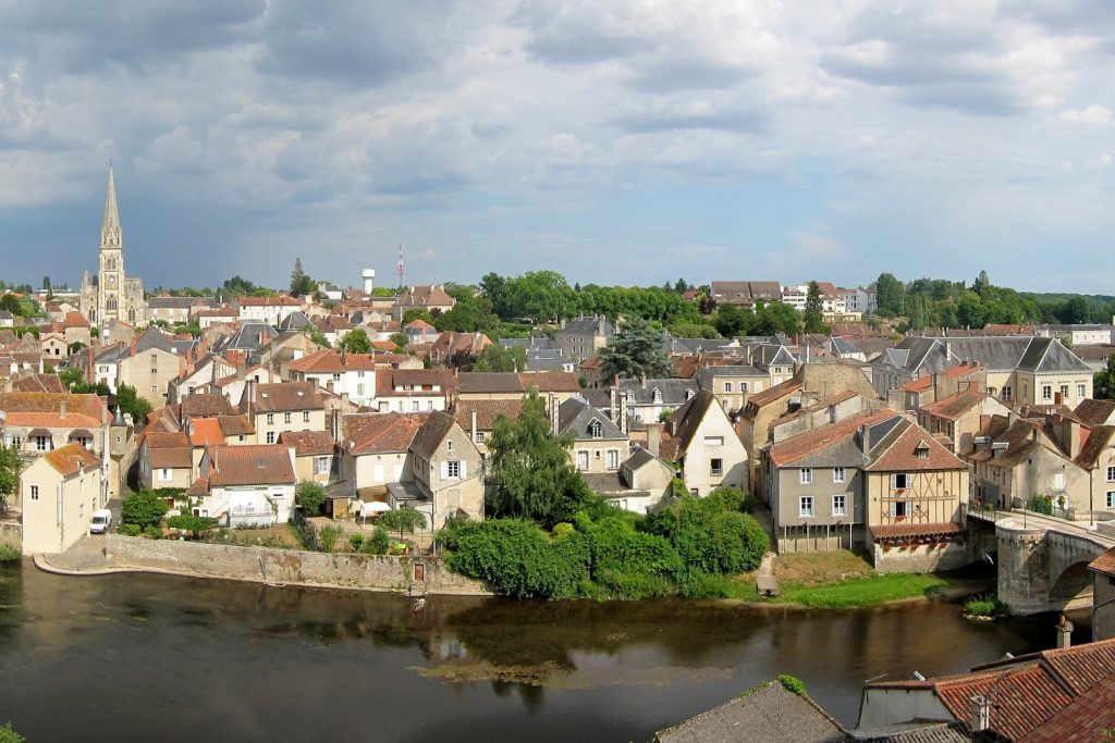 Floodwaters Drown Bookshops in France\u2019s \u2018City of Writing\u2019