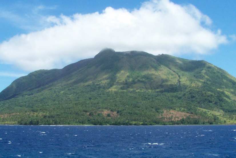 Volcanic Eruption in Indonesia Disrupts Air Travel, Spreads Ash to Malaysia