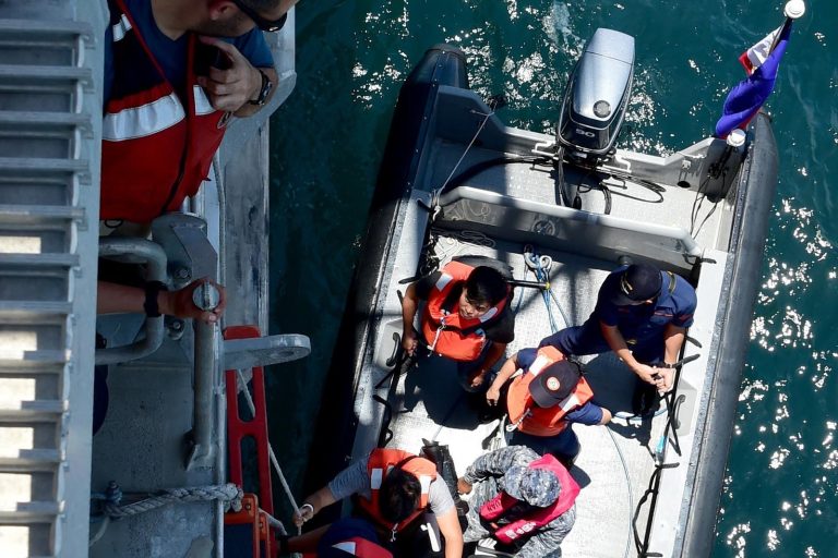 Philippine Coast Guard Seals Manila Bay Diesel Leak