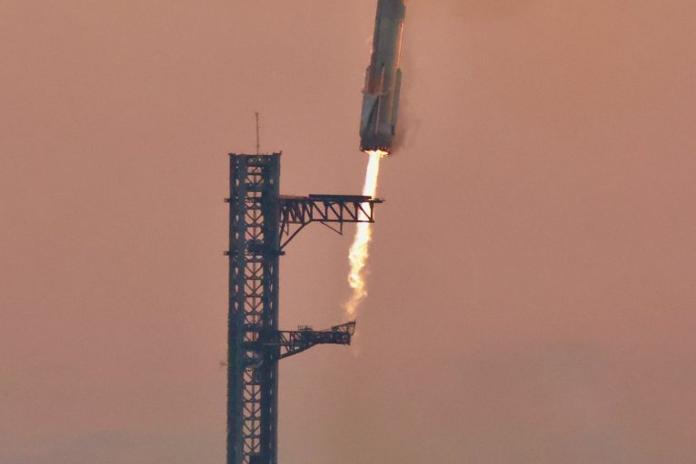 SpaceX Catches Super Heavy Booster with Mechazilla Arms