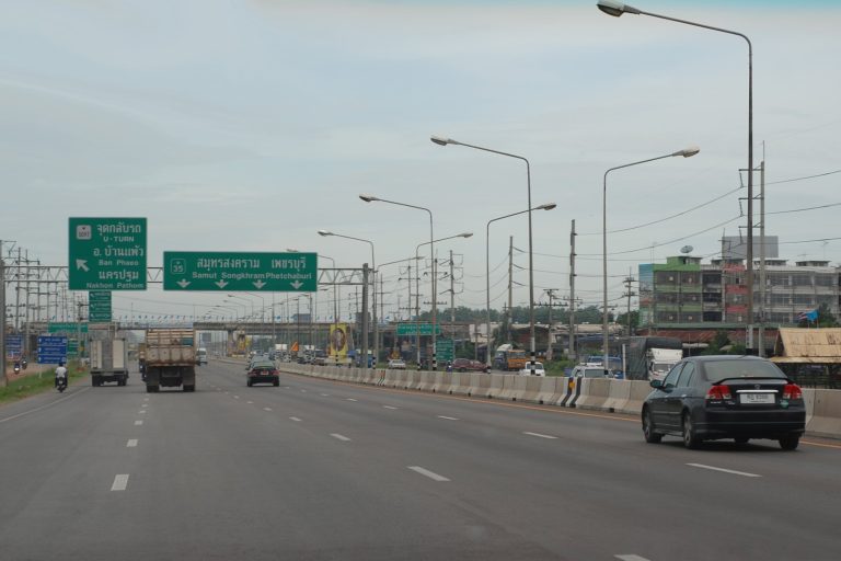 Massive Gantry Collapse Kills Six, Snarls Bangkok Commuter Traffic Suddenly