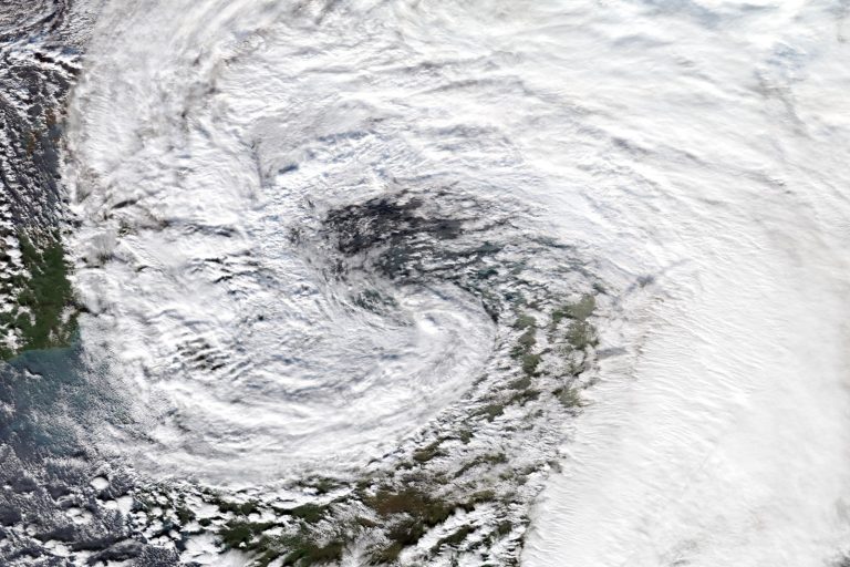 UK Deploys Emergency Alert System Ahead of Storm Darragh