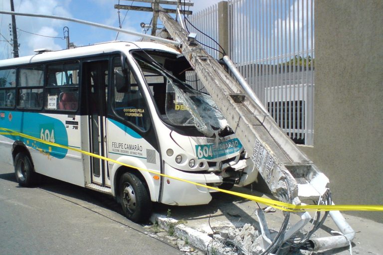Bus Crash in São Paulo Claims 12 Lives, Injures Many Others