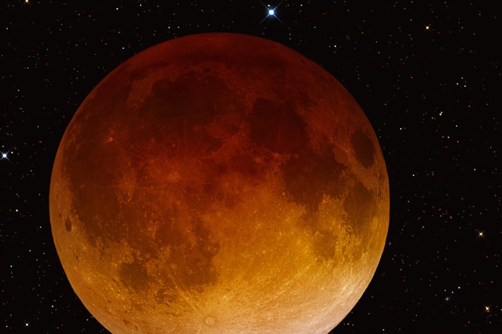 Total Lunar Eclipse Captivates Sky Gazers with Rare Alignment