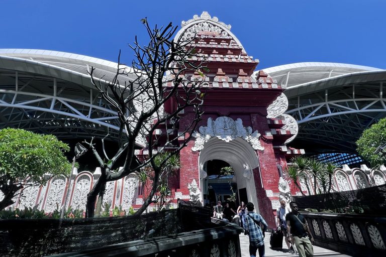 Bali flights grounded as Lewotobi Laki-Laki ash spreads from Flores