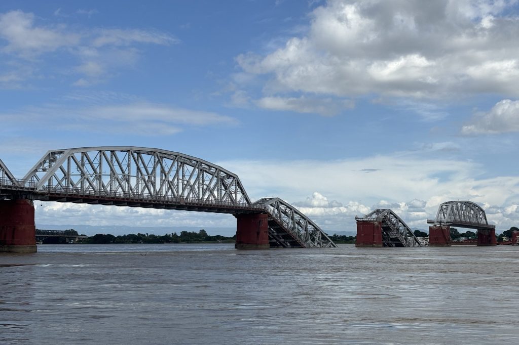 Myanmar Earthquake Destroys Historic Ava Bridge and Disrupts Local Commerce
