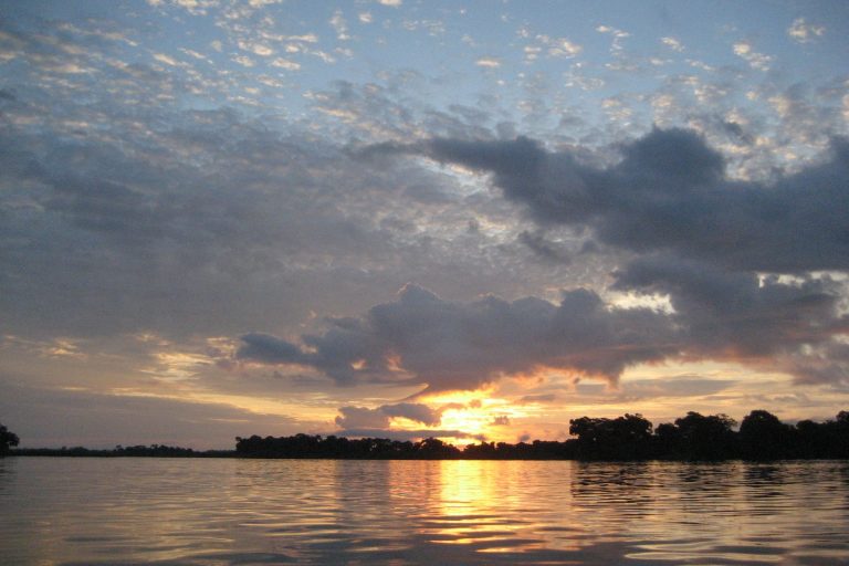 Congo River Boat Fire Kills at Least 50, Hundreds Missing
