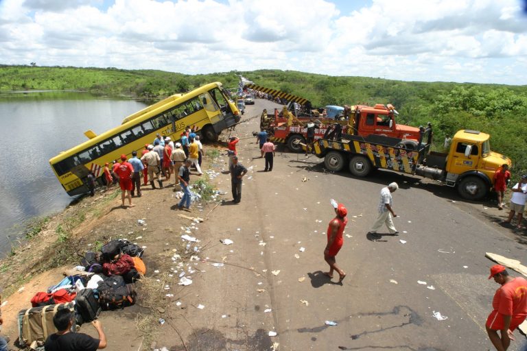 Brazil Bus Crash Kills 7, Injures 20 University Students