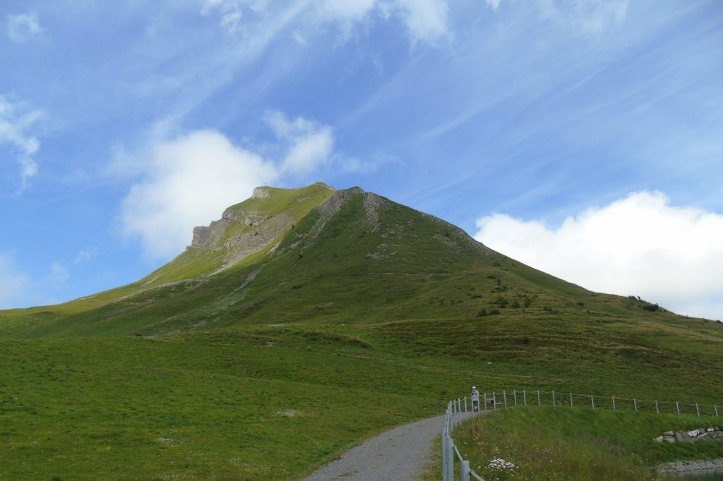 Three Hikers Killed by Lightning Strike on Austrian Mountain