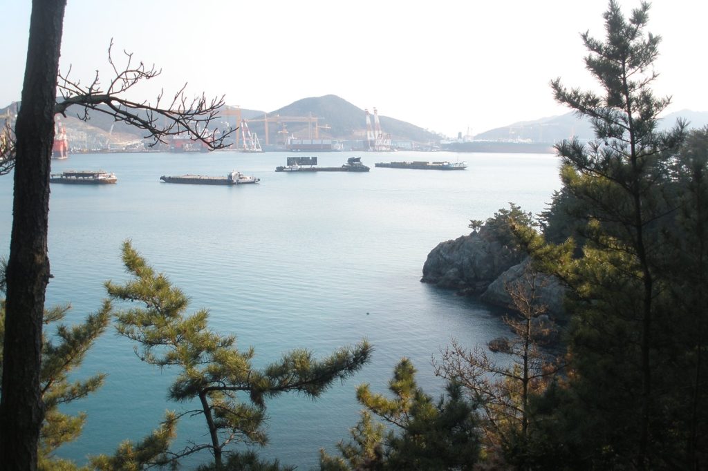 Families of Five Missing After Deadly Hanwha Shipyard Accident