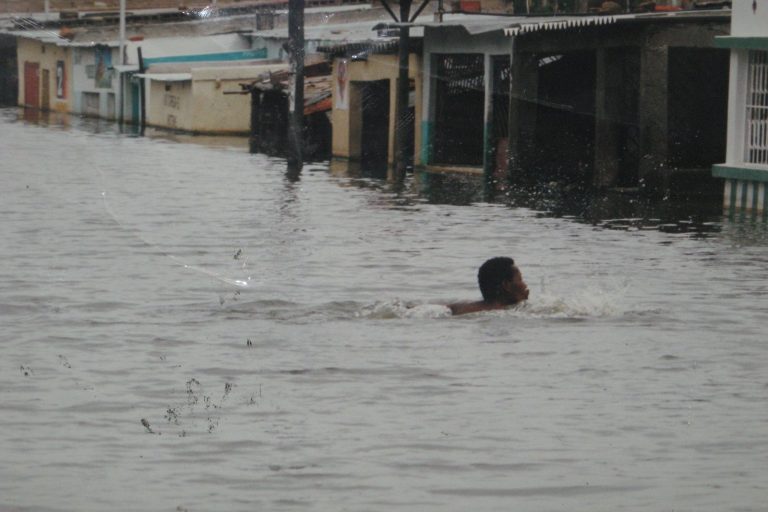 Floods Kill 100, Destroy Thousands of Homes in Southern Africa