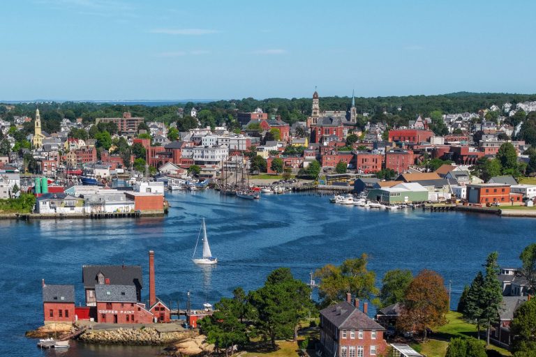 One Dead, Six Missing After Fishing Boat Sinks Off Gloucester Coast