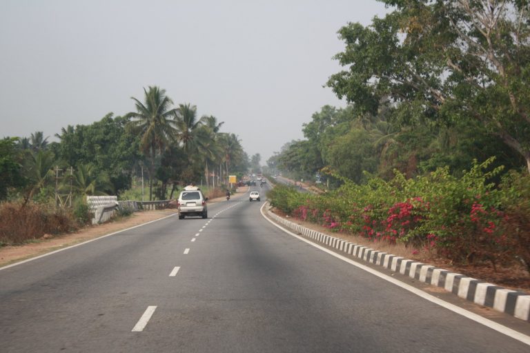Five Dead in Karnataka Crash; Safety Barriers Questioned Again