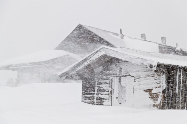 Austrian Snowstorm Kills 5, Cuts Power in Linz