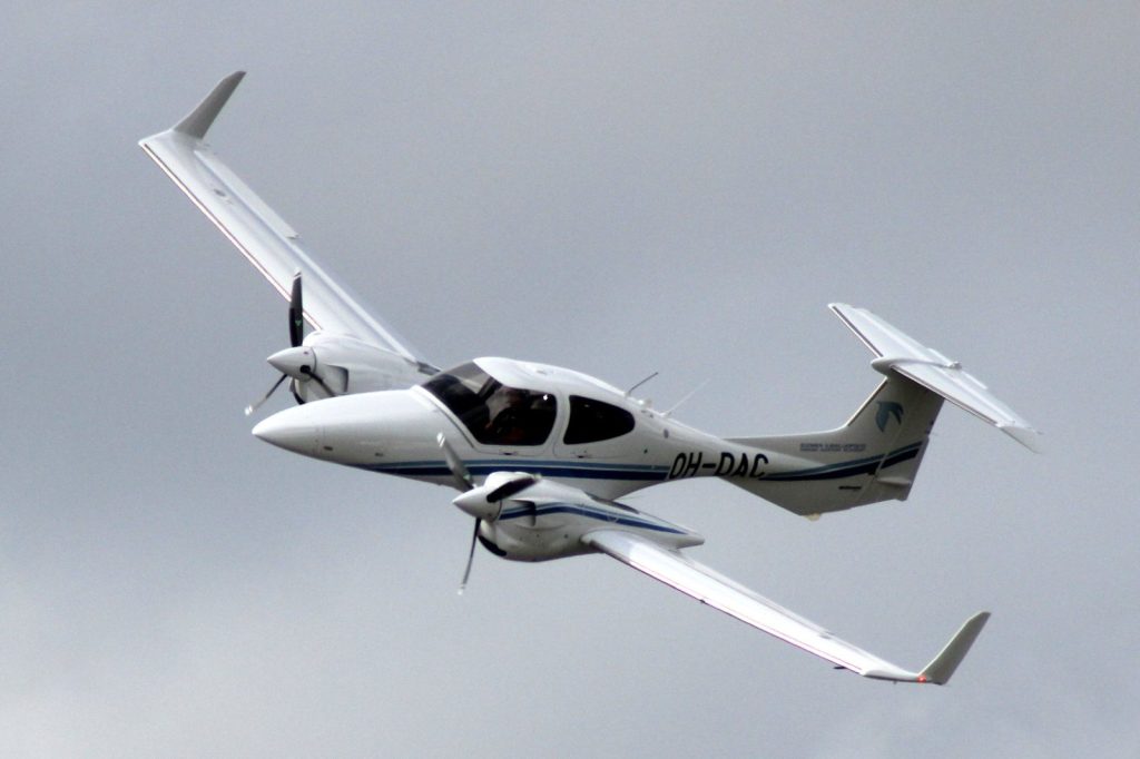 Diamond DA42 Twin Star Crashes at Australian Airport, Killing Two