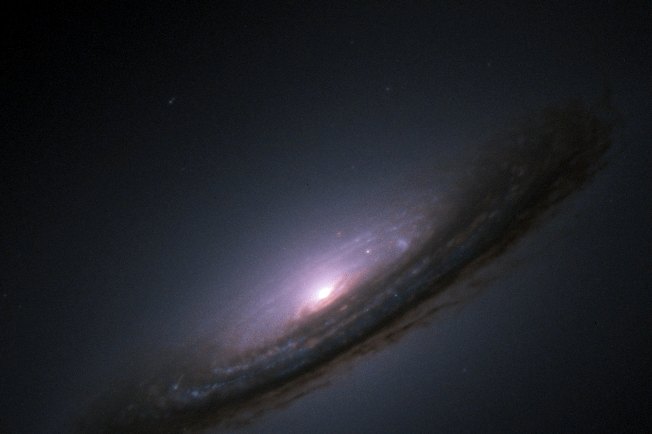 Astronomers Spot Rare Supernova Echoing Across Five Images