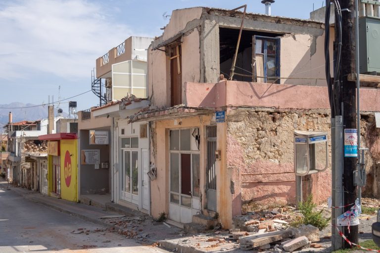 Strong Quake Strikes Active Fault with Risk of Aftershocks