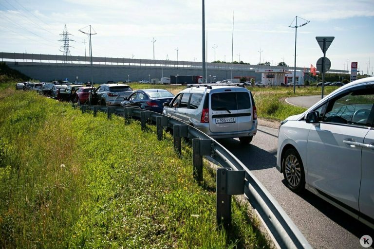 Russia Fuel Crisis Dominates Local Concerns Far From Ukraine War