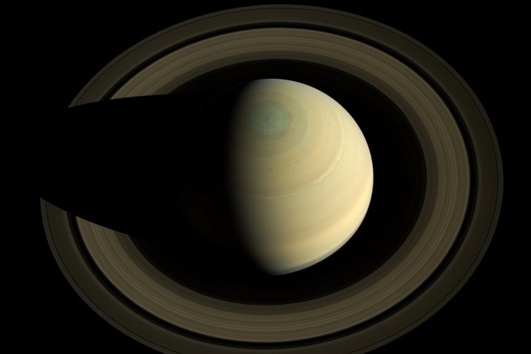 Saturn Wind Speeds Revealed to Extend Thousands of Kilometers Deep