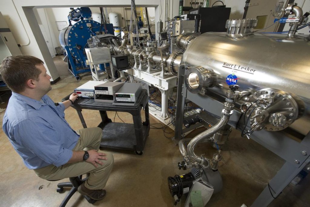 Physicists apply particle motion models to analyze voter ideological shifts