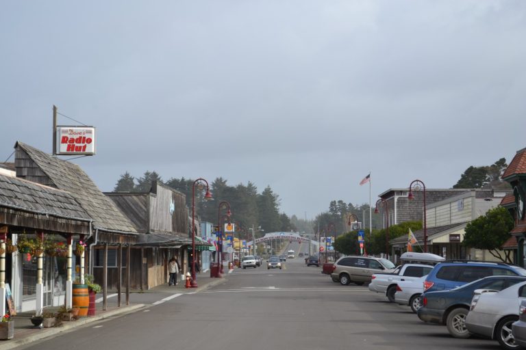 Magnitude 5.5 earthquake strikes 218 km W of Bandon, Oregon