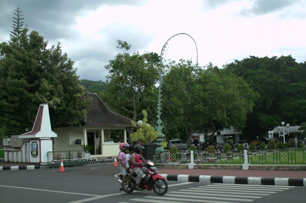 Shallow Depth of 5.2 Magnitude Quake Near Trenggalek Intensifies Shaking
