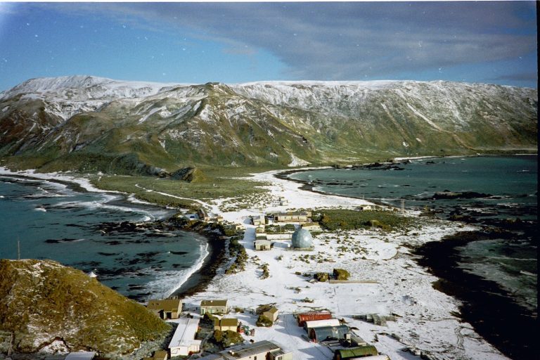 Magnitude 5.7 earthquake strikes west of Macquarie Island