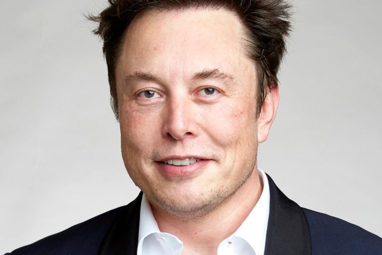 Musk’s SpaceX IPO Makes Him World’s First Trillionaire After $188 Billion Gain