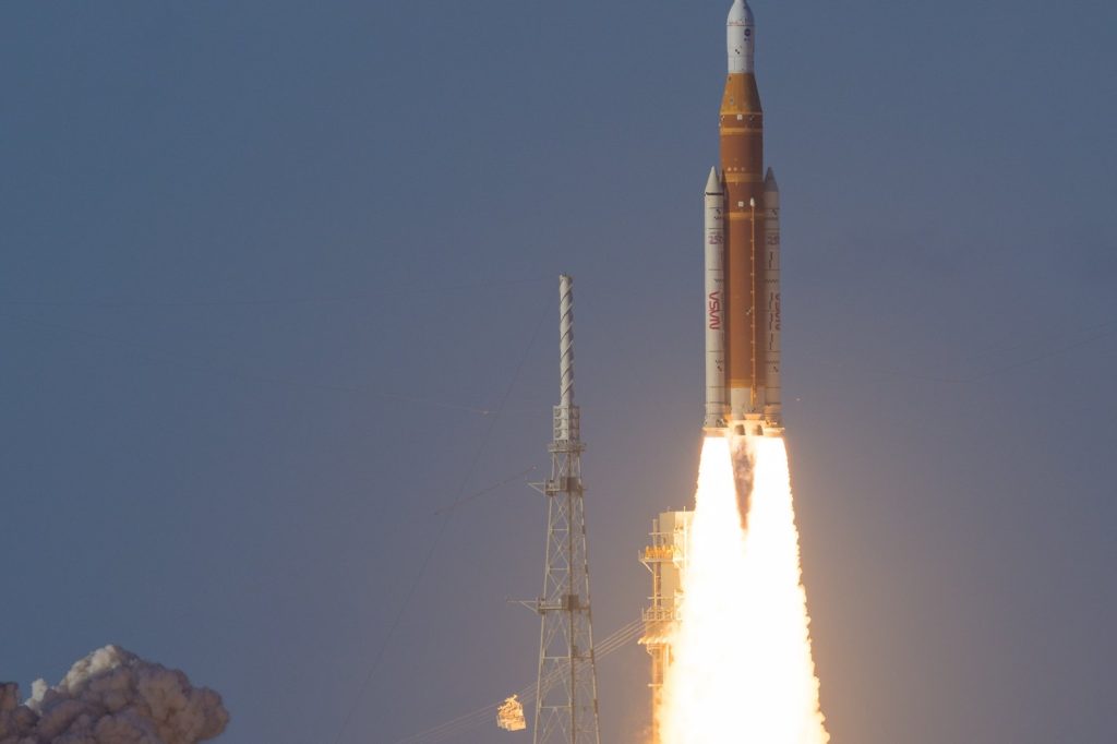 US launches astronauts toward Moon for first time in decades