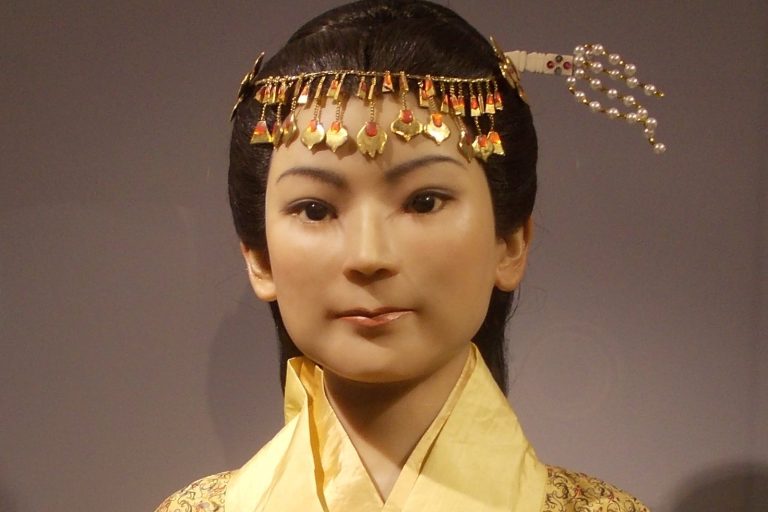 Archaeologists Uncover 2,140-Year-Old Mummy at Mawangdui Burial Site