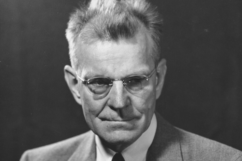King Hubberts Peak Oil Prediction Reshaped Energy Debate
