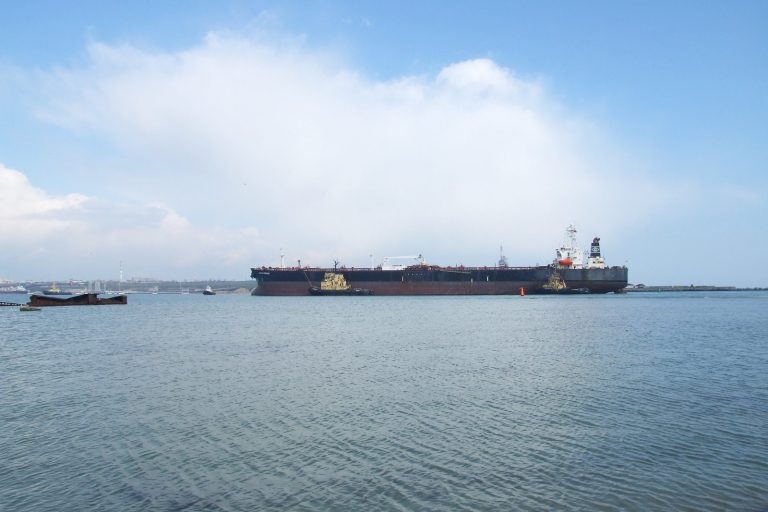 Ukraine Strikes Threaten Global Oil Prices and Supply