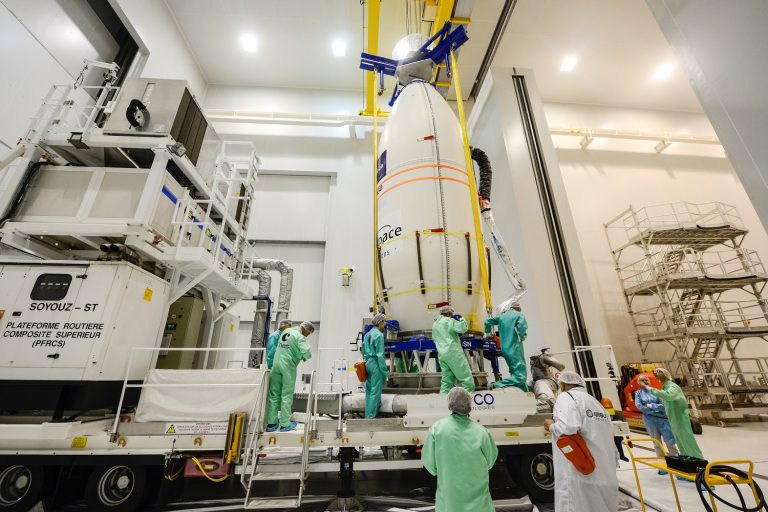 U.S. Approves Giant Space Mirror, Sparking Astronomer Alarm