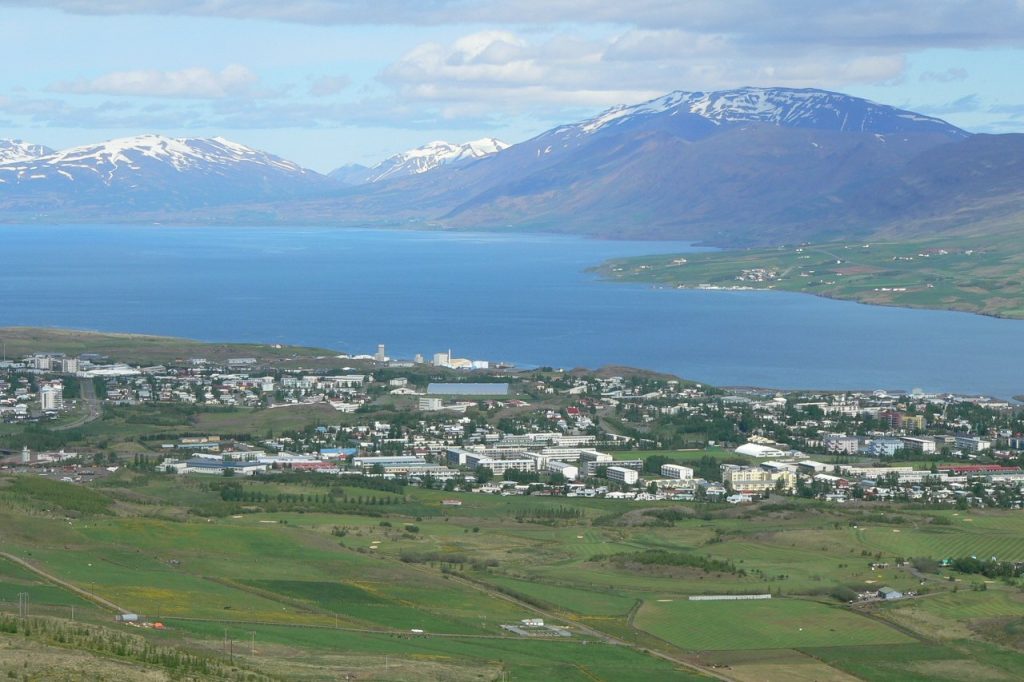 Shallow 5.4 quake shakes Iceland near Akureyri, no tsunami