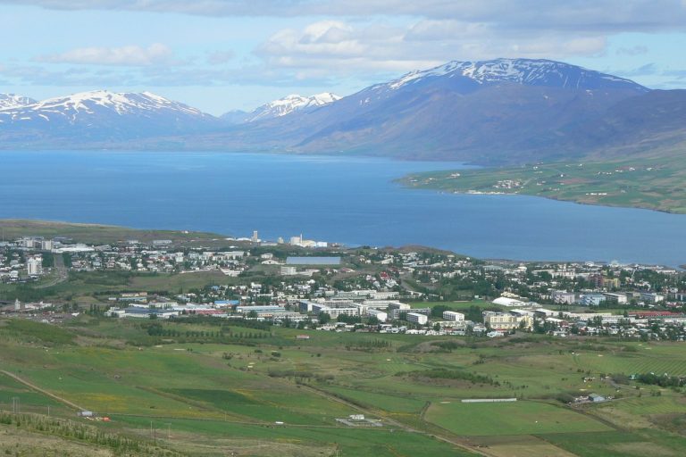 Shallow 5.4 quake shakes Iceland near Akureyri, no tsunami