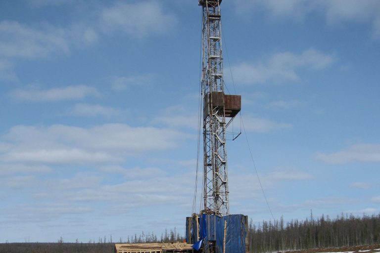 Drone Strikes Cut Russia’s Oil Revenue, Shake Global Markets