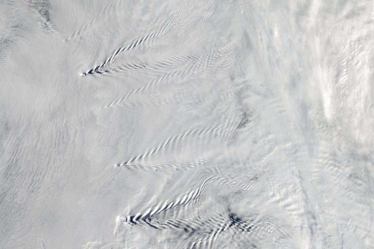 Deep 5.2 Quake in South Sandwich Islands Reduces Surface Risk