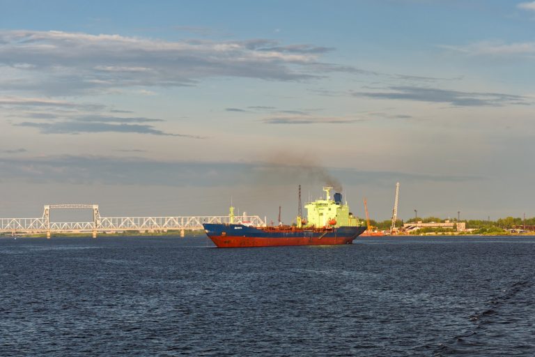 G7 Oil Price Cap: Origins, Enforcement, and Revenue Impact